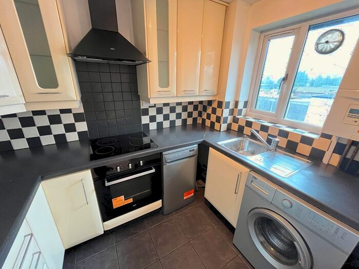 1 Bedroom Flat For Sale In Godwin Close, Sewardstone Road, London, E4
