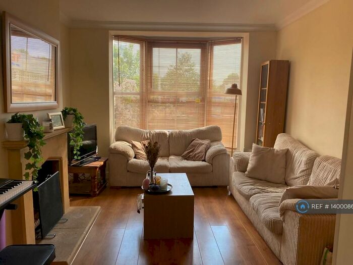 1 Bedroom Flat To Rent In London Road, Newbury, RG14