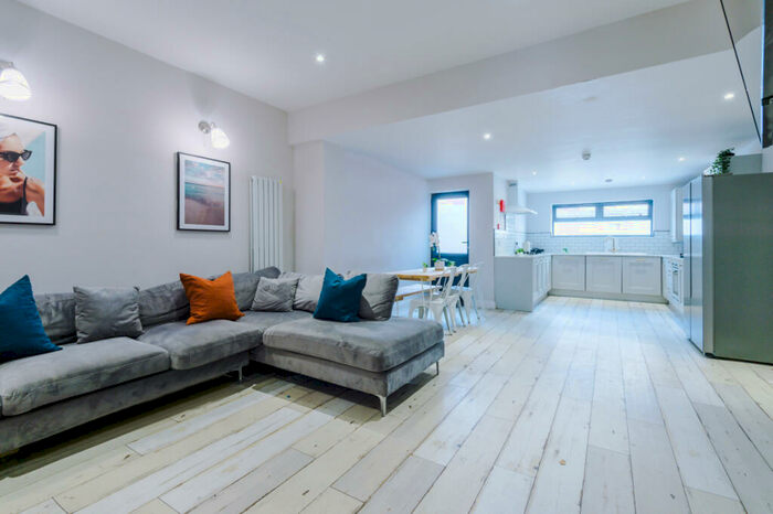 8 Bedroom Property To Rent In Woodcroft Road, Liverpool, L15