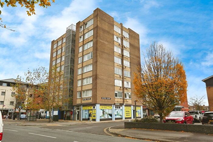 2 Bedroom Flat For Sale In Bishopsfield Road, Fareham, PO14
