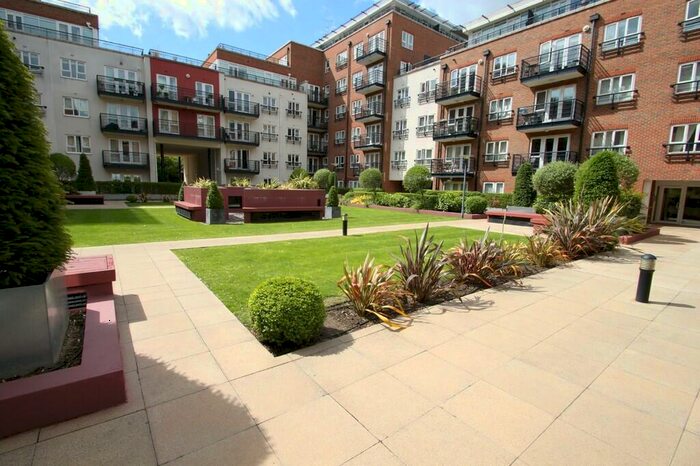 1 Bedroom Apartment To Rent In Kingston Upon Thames, KT2
