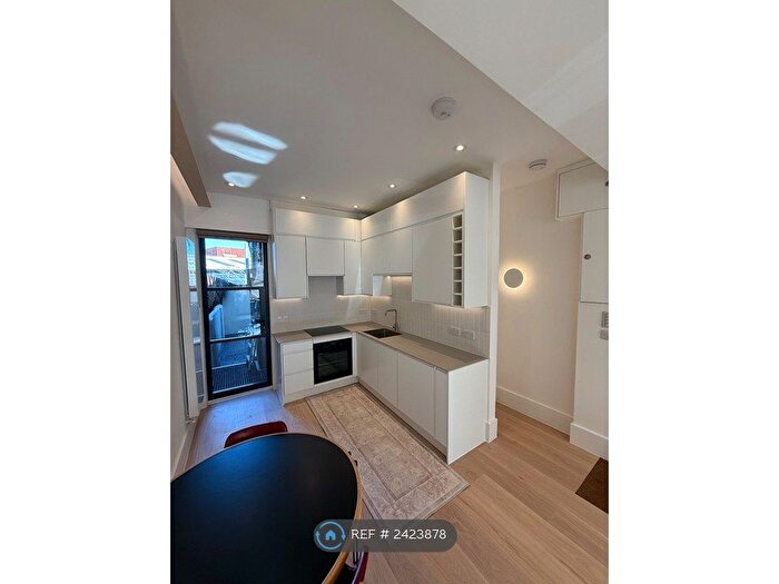 1 Bedroom Flat To Rent In Mossbury Road, London, SW11