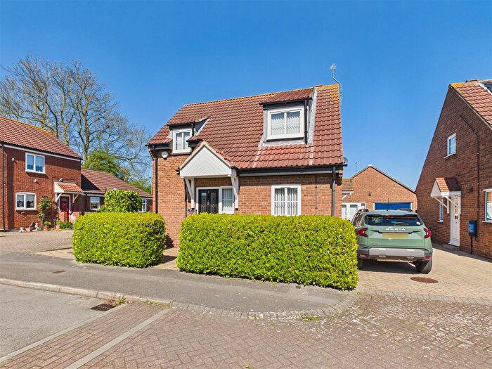 3 Bedroom Detached House For Sale In The Willows, Hessle, HU13