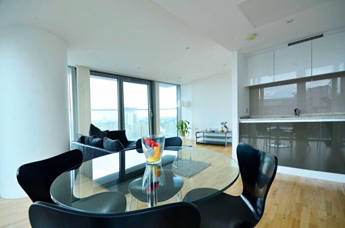 2 Bedroom Flat To Rent In Landmark East Tower, Docklands, London, E14