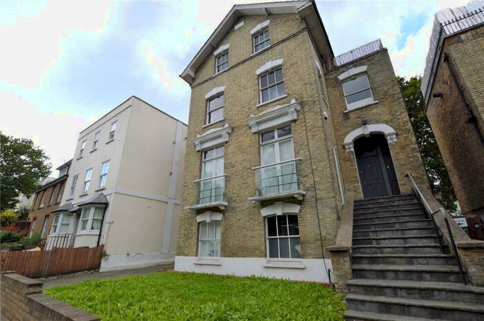 2 Bedroom Apartment To Rent In Hamlet Road, London, SE19