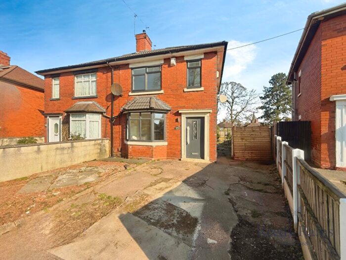 3 Bedroom Semi-Detached House To Rent In Leawood Road, Stoke-on-Trent, Staffordshire, ST4