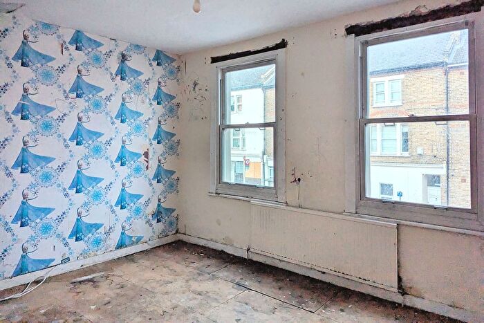 3 Bedroom Terraced House For Sale In Parish Lane, London, SE20