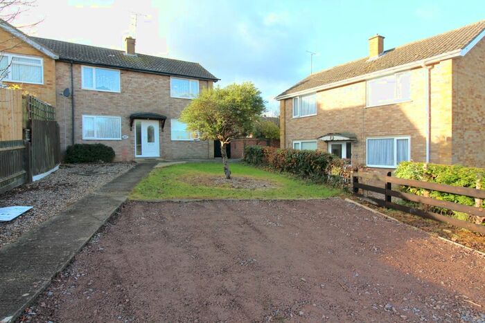 3 Bedroom Semi-Detached House To Rent In Bretch Hill, Banbury, OX16