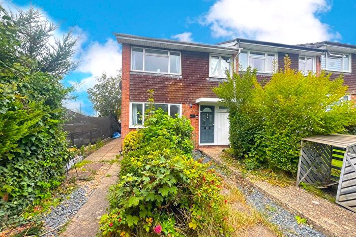 3 Bedroom End Of Terrace House For Sale In Blackheath Road, Farnham, Surrey, GU9