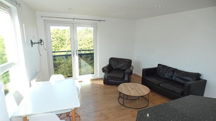 2 Bedroom Apartment To Rent In Firpark Close, Glasgow, G31