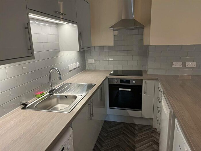 2 Bedroom Flat To Rent In Vincent Avenue, Chorlton, Manchester, M21