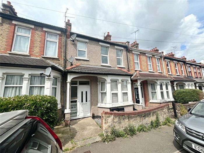 1 Bedroom Apartment To Rent In Northview Drive, Westcliff-on-Sea, Essex, SS0