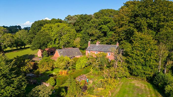 5 Bedroom Detached House For Sale In Cowpitts Lane, Ringwood, BH24