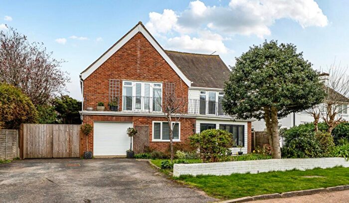 3 Bedroom Detached House For Sale In Wychwood Walk, Craigweil, PO21