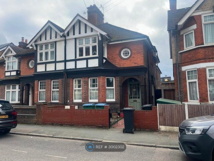 3 Bedroom Maisonette To Rent In Wellington Road, Watford, WD17