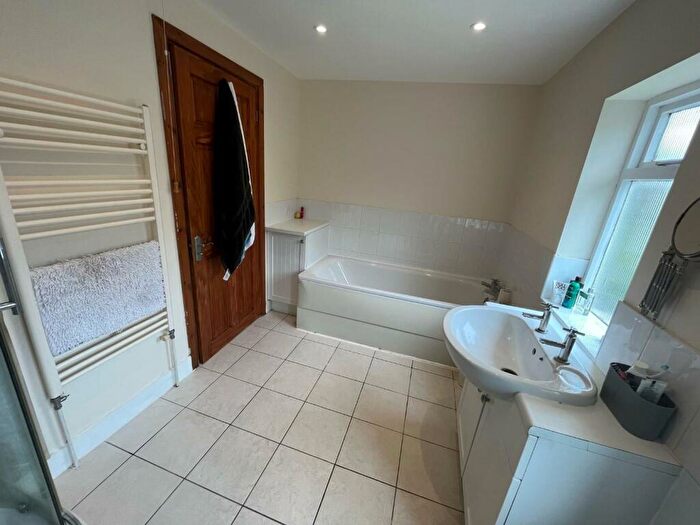 3 Bedroom House For Sale In Beecroft Lane, Stevenage, SG2