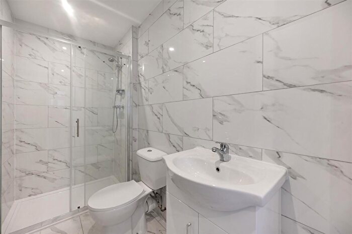 1 Bedroom Flat To Rent In Commercial Way, Woking, GU21