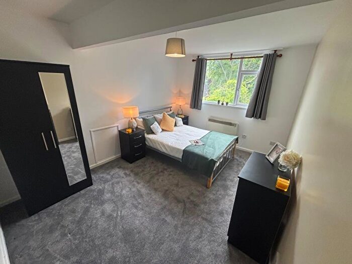 1 Bedroom Flat To Rent In - North Grange Road, LS6