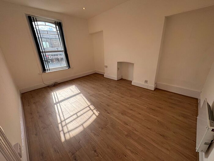 4 Bedroom Maisonette To Rent In Ammanford, SA18