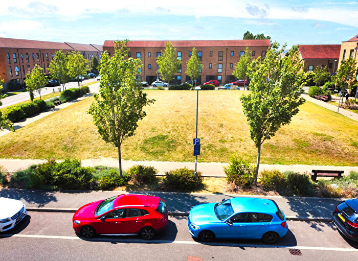 2 Bedroom Apartment For Sale In Fullerton Avenue, Dagenham, RM8