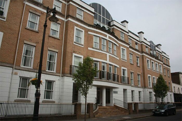 2 Bedroom Flat To Rent In Royal Belgrave House, Hugh Street, London, SW1