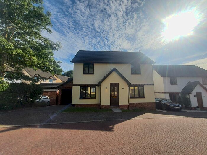 4 Bedroom Detached House To Rent In Barn Owl Close, Torquay, TQ2