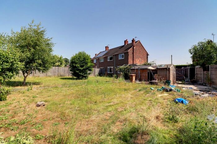 3 Bedroom Semi-Detached House For Sale In Burnham Square, Owston Ferry, Doncaster, DN9