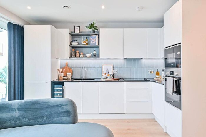 1 Bedroom Flat For Sale In Lombard Square, Greenwich, SE18