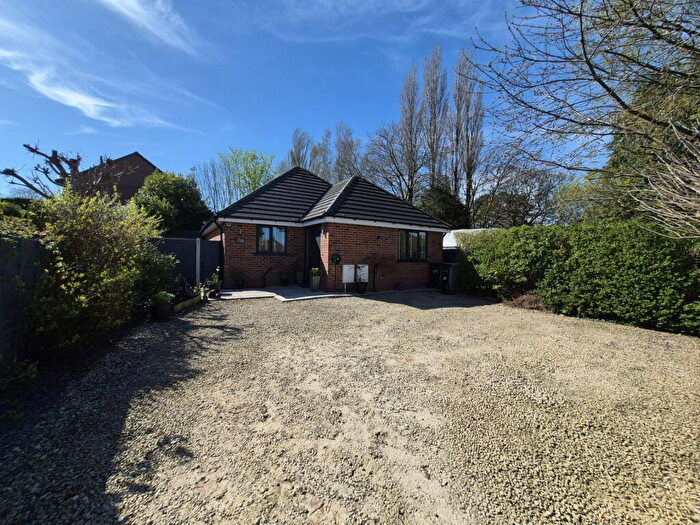 2 Bedroom Detached Bungalow For Sale In Edinburgh Road, Congleton, CW12