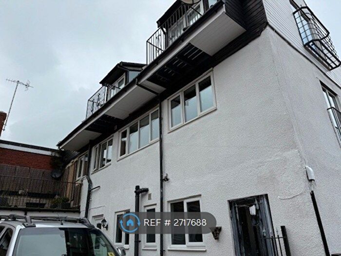 2 Bedroom Flat To Rent In Titchfield Terrace, Hucknall, Nottingham, NG15