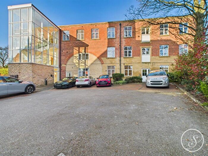 2 Bedroom Flat For Sale In Winker Green, LS12