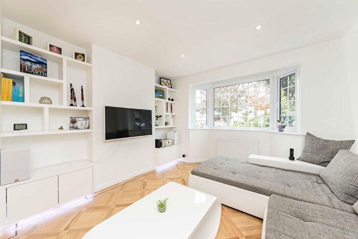 3 Bedroom Terraced House To Rent In Templecombe Way, Morden, SM4