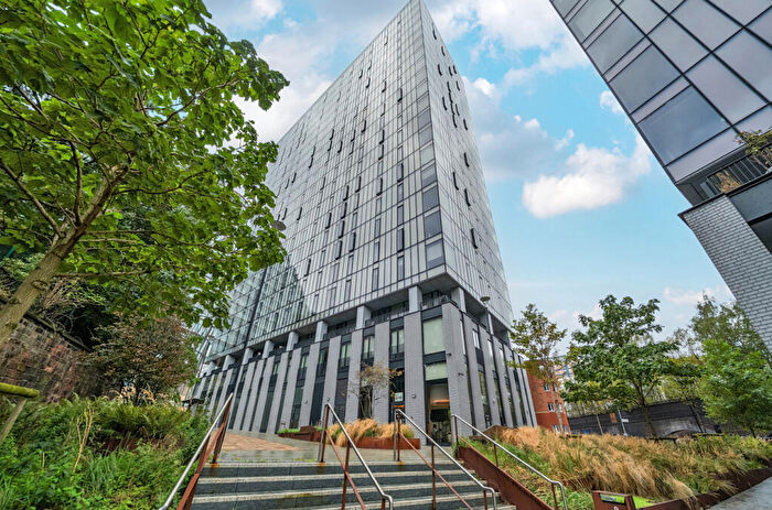 1 Bedroom Apartment For Sale In Aspin Lane, Manchester, Greater Manchester, M4