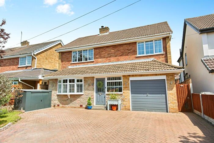 4 Bedroom Detached House For Sale In Cobthorne Drive, Allestree, Derby, DE22