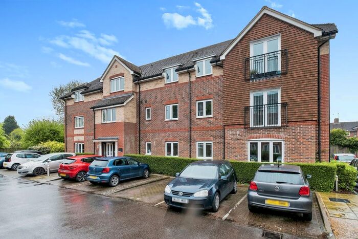 2 Bedroom Flat To Rent In Crawley Road, Horsham, RH12