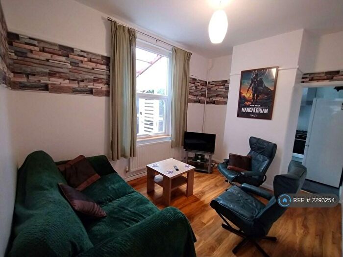 5 Bedroom Terraced House To Rent In Sheffield Road, Portsmouth, PO1