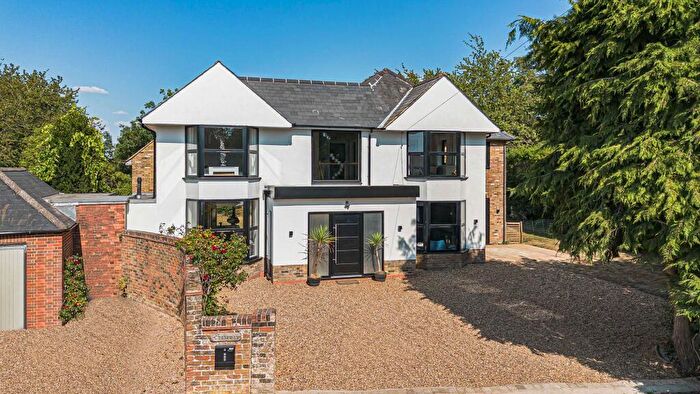 5 Bedroom Detached House For Sale In Grange Road, Widmer End, HP15