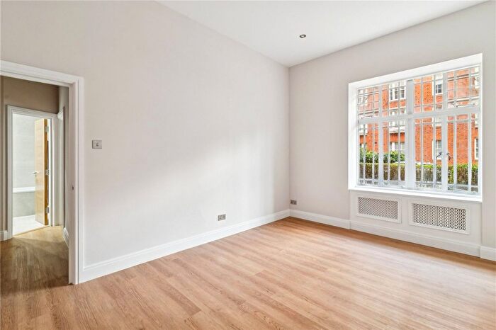 1 Bedroom Flat For Sale In Arthur Court, Queensway, London, W2