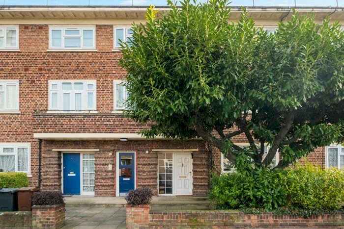 3 Bedroom House To Rent In Mayfield Close, Dalston, E8