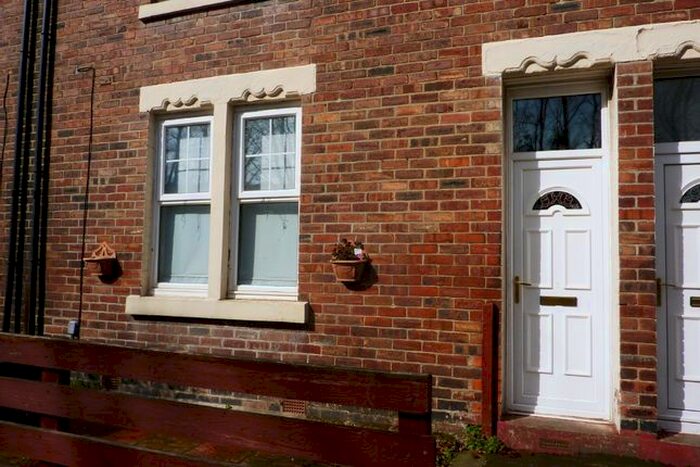 2 Bedroom Flat To Rent In Holly Avenue, Wallsend, NE28