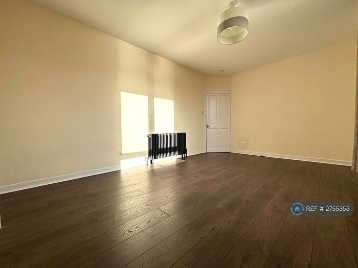 1 Bedroom Flat To Rent In Cathedral Street, Glasgow, G4