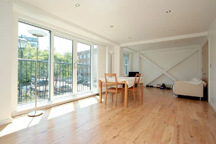 3 Bedroom Flat To Rent In Leathermarket Street, London, SE1