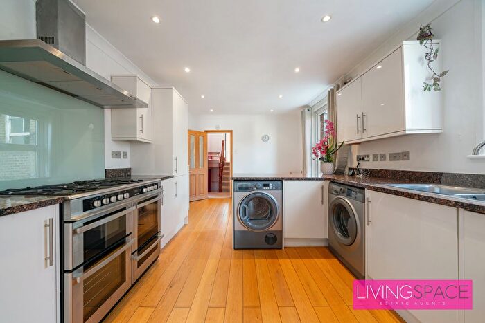 2 Bedroom Flat To Rent In Lochaline Street, London, W6