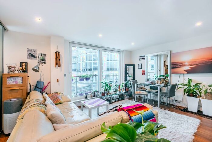 1 Bedroom Flat To Rent In St. George Wharf, London, SW8