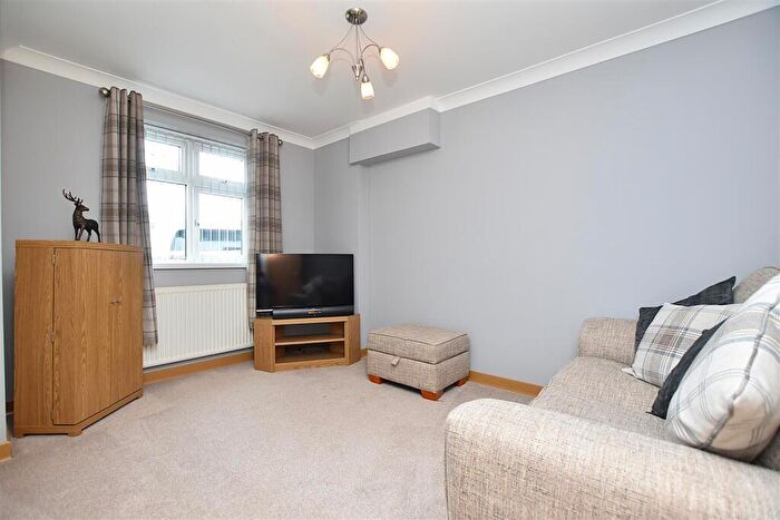 4 Bedroom Detached House For Sale In Berse Gardens, Berse Road, Caego, LL11