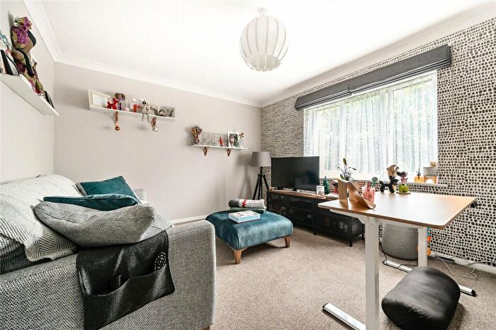 1 Bedroom Flat For Sale In Ainsley Close, London, N9