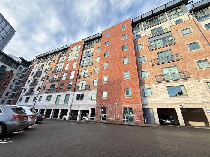 2 Bedroom Apartment For Sale In City Point, Chapel Street, Salford, M3
