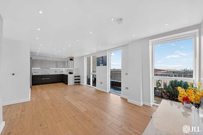 3 Bedroom Flat For Sale In Hyett Court, Peloton Avenue, London, E20