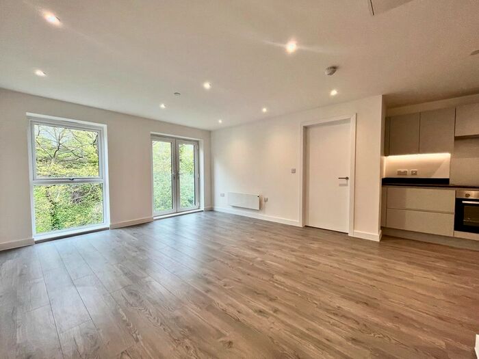 2 Bedroom Flat To Rent In Burley Road, Burley, Leeds, LS4