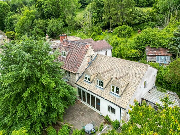 6 Bedroom Semi-Detached House For Sale In Whiteway Bank, Horsley, Stroud, Gloucestershire, GL6